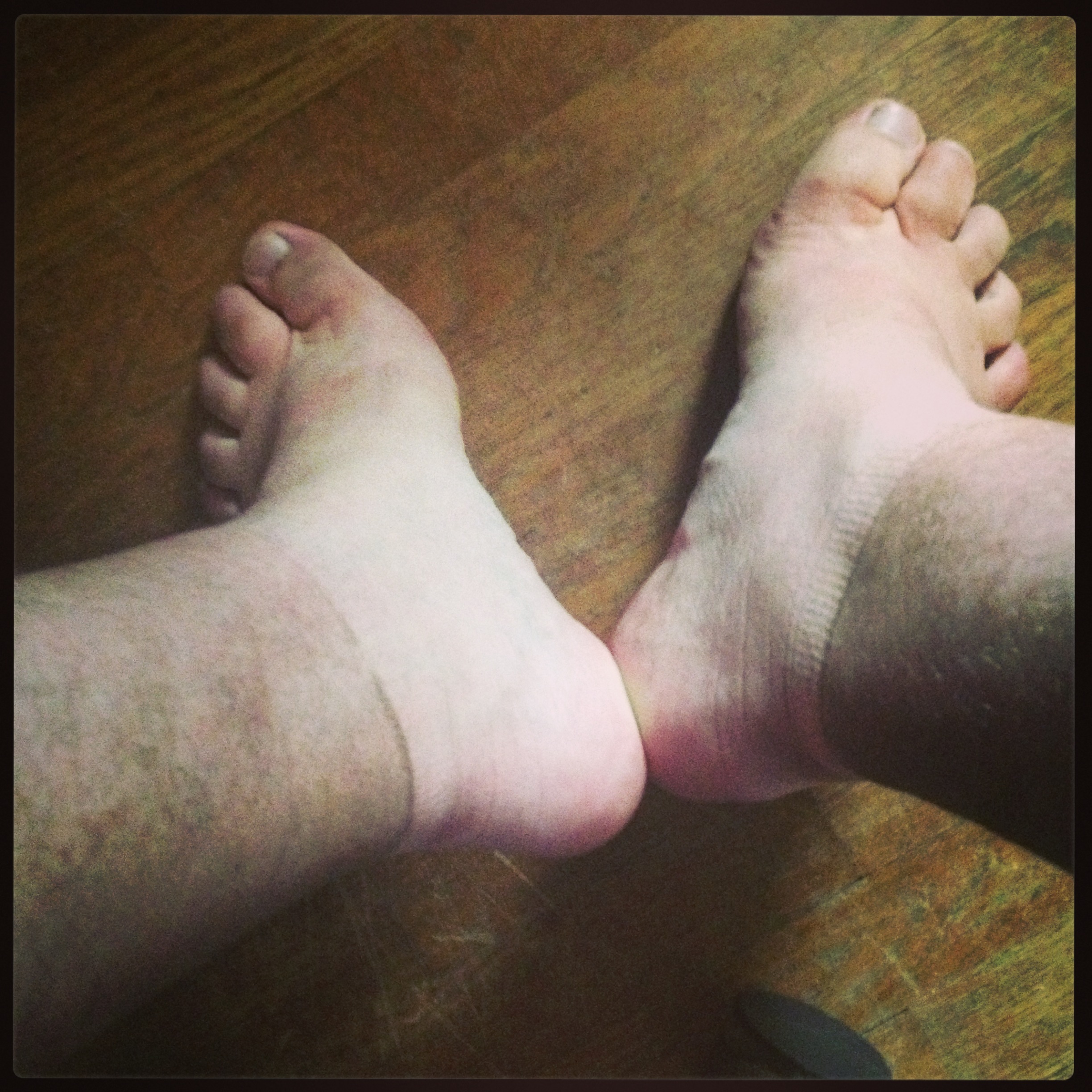 2013-08-19-walking-makes-my-legs-dirty