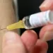 10 October 2019, Mecklenburg-Western Pomerania, Rostock: A flu vaccination is carried out at the health department. The current quadruple vaccine protects against the four most important influenza virus variants to be expected. More than 20,000 vaccine doses are available at the district health authorities. In the 2018/2019 season, the country's health authorities reported 5,867 influenza cases and seven people died of the flu. Photo: Bernd Wüstneck/dpa-Zentralbild/dpa, Image: 477154543, License: Rights-managed, Restrictions: GERMANY OUT, Model Release: no, Credit line: BERND WUSTNECK / AFP / Profimedia
