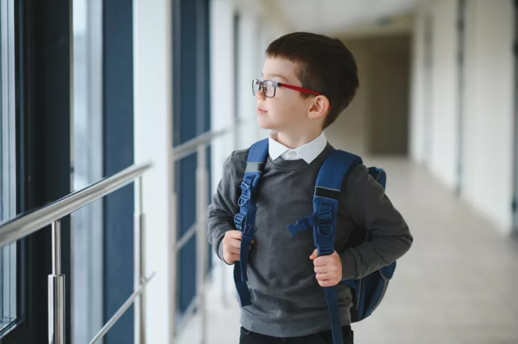 Schoolboy with schoolbag and books in the school. Education concept. Back to school. Schoolkid going to class. Stylish boy with backpack. Boy ready to study. SSUCv3H4sIAAAAAAAACoRSy47cIBC8R8o/WJzHkgdsbO81yj1SklOUQxvaY7QYRoAnWq3m34MfJEyU1d6guqv6Uf368UNRkAG8EuSpeF1/8a+0XnxwEJQ1Ea5OB+7QSHQ5cnOMVzmAUgXrFOgcHCCIycCMETSL1it834LEBwiLR59Vlw5h9kFt6SzLFRDwEsUfslPvP/Z/kQJbMDJiiHyWi9iHOWVBvwxr8KuYrNWn4pPVGi94Kr4bdUPnVXgpMAiSGHsTb1T4gvaq8X/y3xCN/yuyP36mzcAFjXhZx7lngzrUCPtSjrFIx3lbD7wqse6hrLEfyqEFVtbAKcWxHYWErcouTZ5/BXTztqhDFBapbLa4mxWg/T8rvjollLlkNBumzfJEE3Yxwa0tkzQu0dZeYYjzPxVj1MSET+B9TJcJz72MB2bnrI6xYRv4UCUymr1+z4yd25ZVtOe0q3lbdUfCfjmTijpbO6nB5aotSFyL/jHq8abOvGW0ac5ts8eTs6tlswrhfS5vmvrgPtyyFc9KvnnLhPKmr2rG6ebUwVJrNdJXLYOR07IbaHR17Gg5iIaWDes41C2rG7ay7r8BAAD//wMAsQEjB7EDAAA=