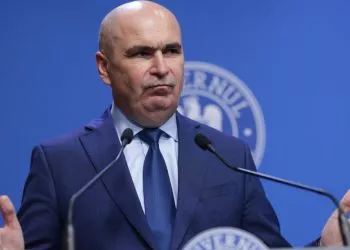 Prim-ministrul Ilie Bolojan susține o conferință de presă la Palatul Victoria din București, 29 iulie 2025. Inquam Photos / George Călin