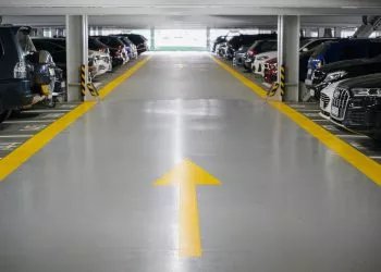 parcare Otopeni pret