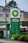 Polonia renunță la plafonarea prețurilor la carburanți din septembrie