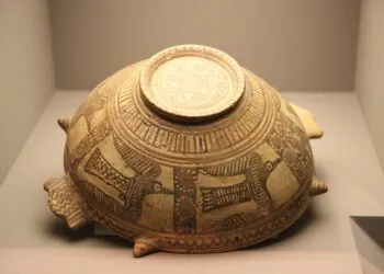 Ancient Greece Pottery Vessel with Birds (28448442142)