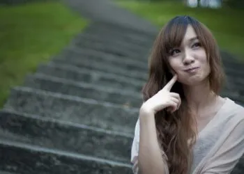 Cum ne sabotăm singuri: gânduri care devin realitate