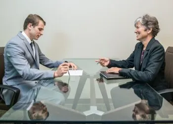 Tinerii spun că AI-ul le reduce șansele de angajare