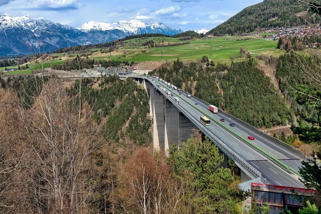 Transalpina: circulație restricționată din cauza vremii nefavorabile