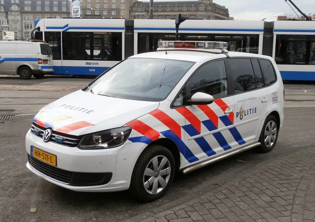 Poliția olandeză reține hacker din Amsterdam în cazul grupului ShinyHunters