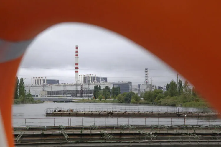 Dronă ucraineană lovește turnul de răcire al unui reactor din centrala Kursk