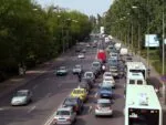 Polițist București: Staționările ilegale și telefonul la semafor aggravează traficul