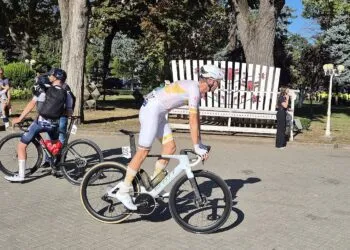 Rutger Wouters câștigă etapa a doua a Turului României, devine lider