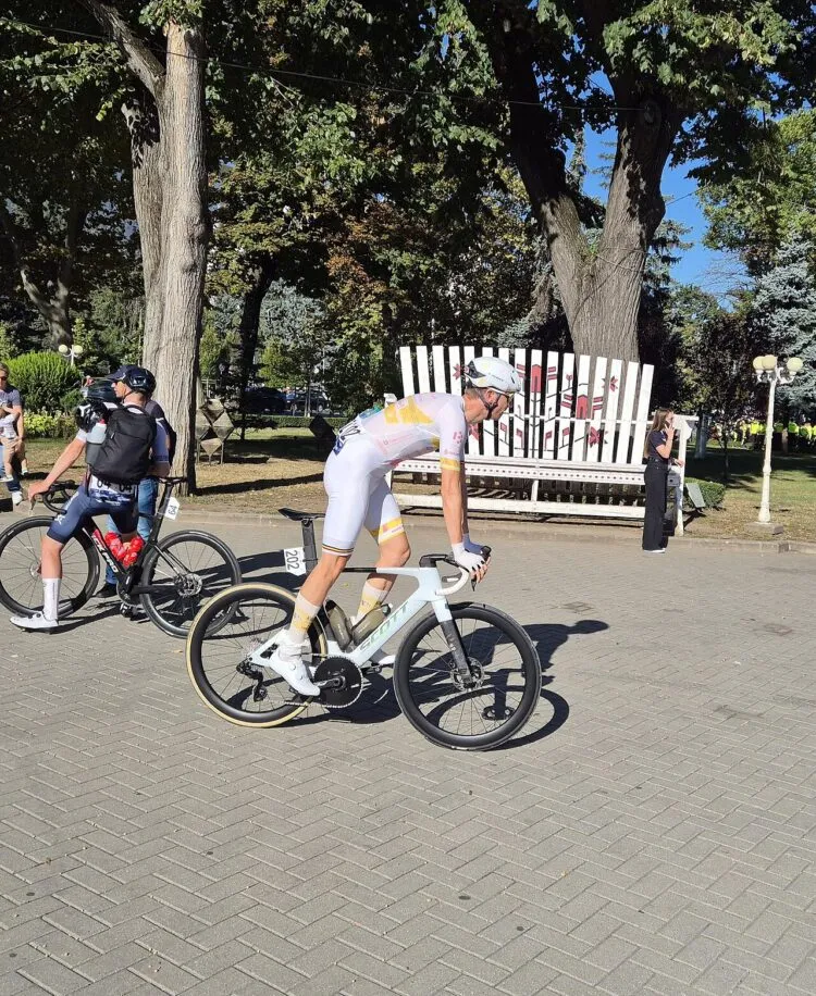 Rutger Wouters câștigă etapa a doua a Turului României, devine lider