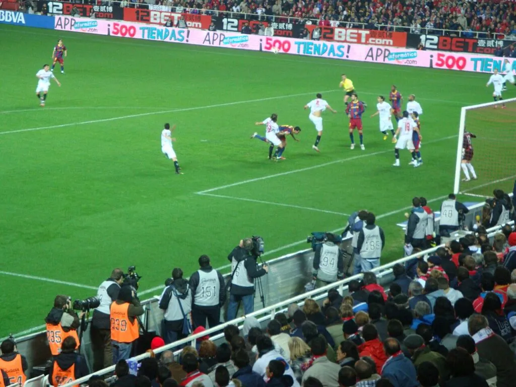 Barcelona câștigă la Sevilla și rămâne neînvincă în La Liga