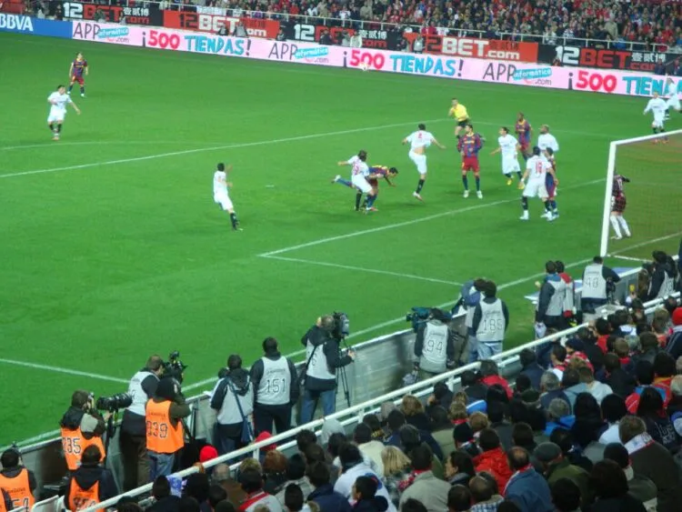 Barcelona câștigă la Sevilla și rămâne neînvincă în La Liga
