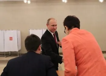 Rusia Unită câștigă ușor la alegeri, cu peste 49% potrivit exit-poll-urilor