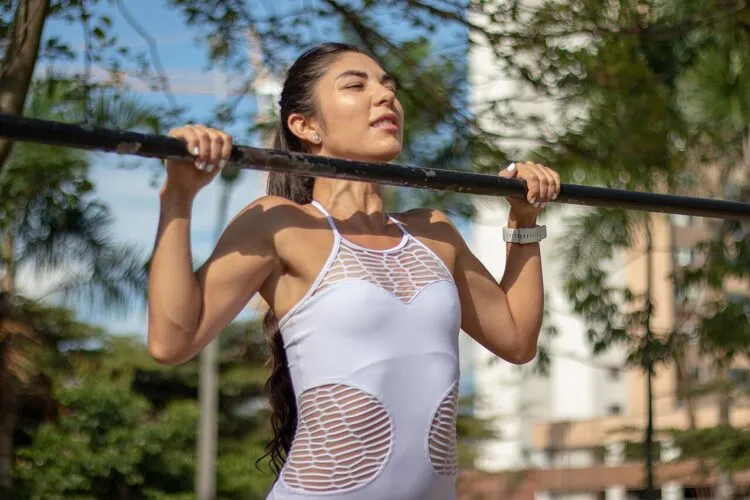 Distribuția musculară explică de ce tracțiunile sunt mai dificile pentru femei
