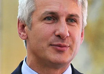 Teodorovici denunță renunțarea la dreptul de veto al României în UE