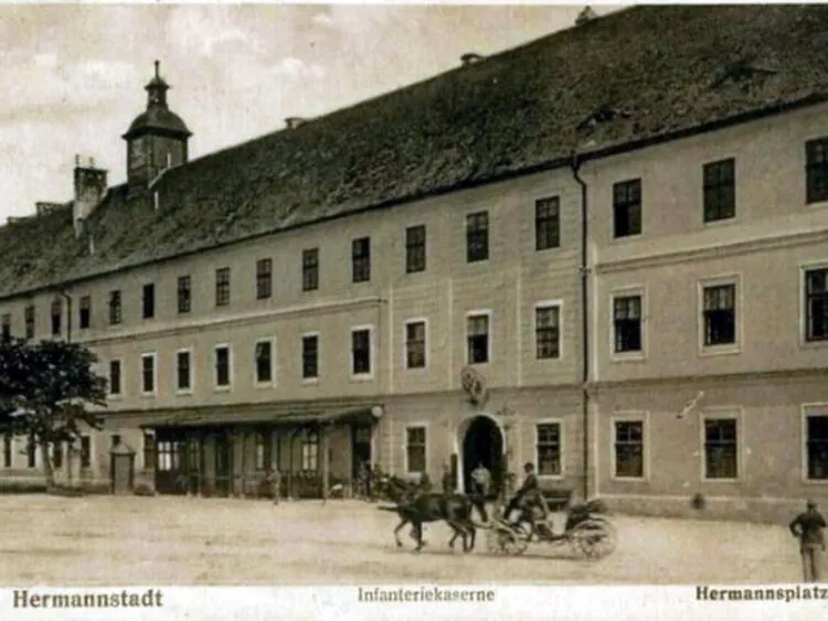 Cazarma 90 din Sibiu, demolată în comunism, a lăsat doar o parcare