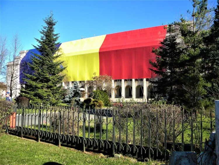 Parlamentul va vota investitura Guvernului Mureşan miercuri la ora 13:00