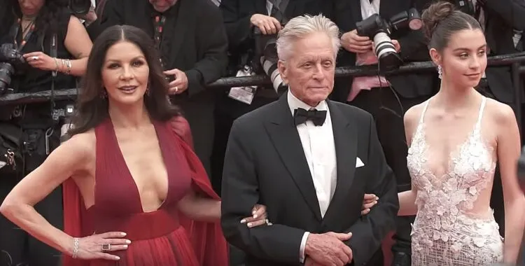 Michael Douglas și Catherine Zeta-Jones sărbătoresc zilele de naștere pe 25 septembrie