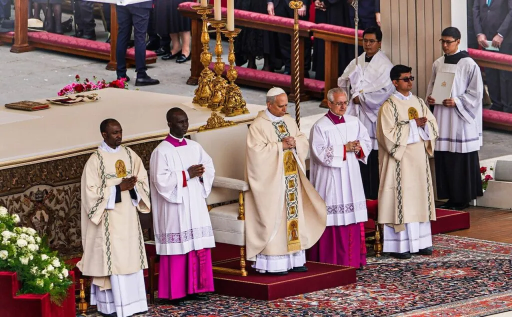 Papa Leon al XIV-lea a împlinit 71 de ani, în primul an marcat de apeluri la pace