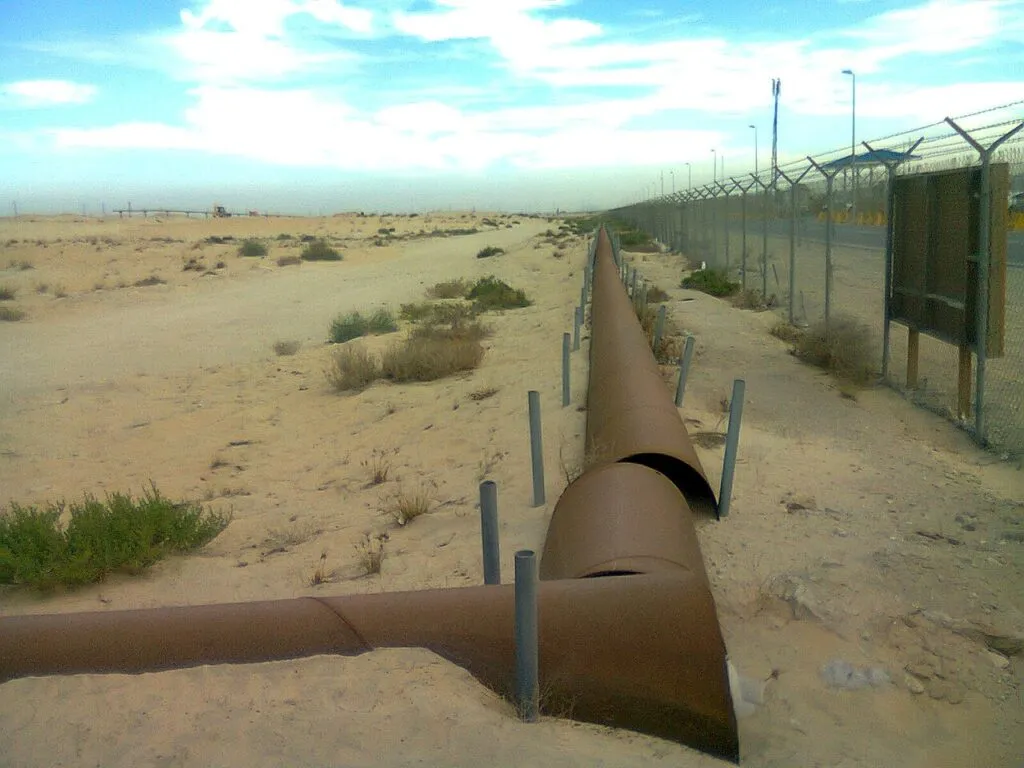 Arabia Saudită închide conducta de petrol Est-Vest după atac cu dronă