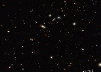 Gol cosmic gigantic descoperit la 6-10 miliarde de ani-lumină de Pământ