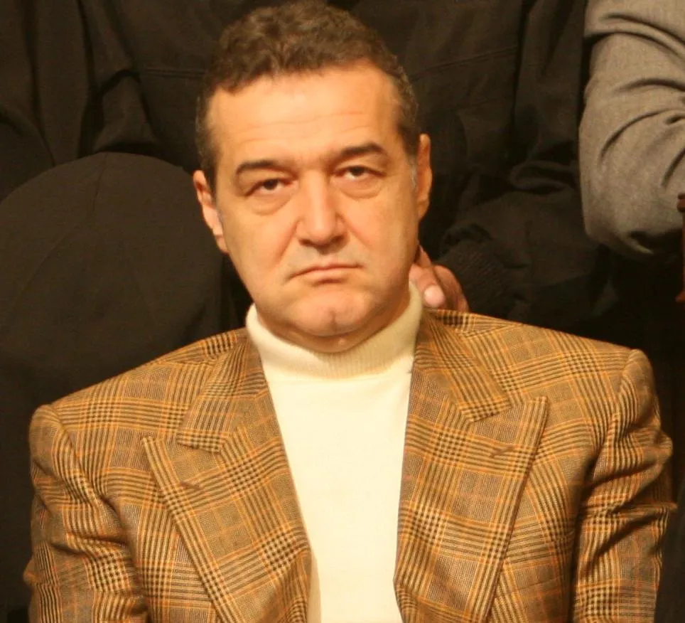 Becali îi dă lui Reghecampf mână liberă la FCSB timp de zece meciuri
