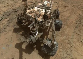 Rover NASA găsește misterioase găuri de 1 cm pe Marte