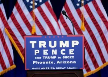 Trump lansează sondaj pentru redenumirea inteligenței artificiale