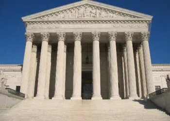 Curtea Supremă a SUA aprobă expulzările imigranților în țări terțe
