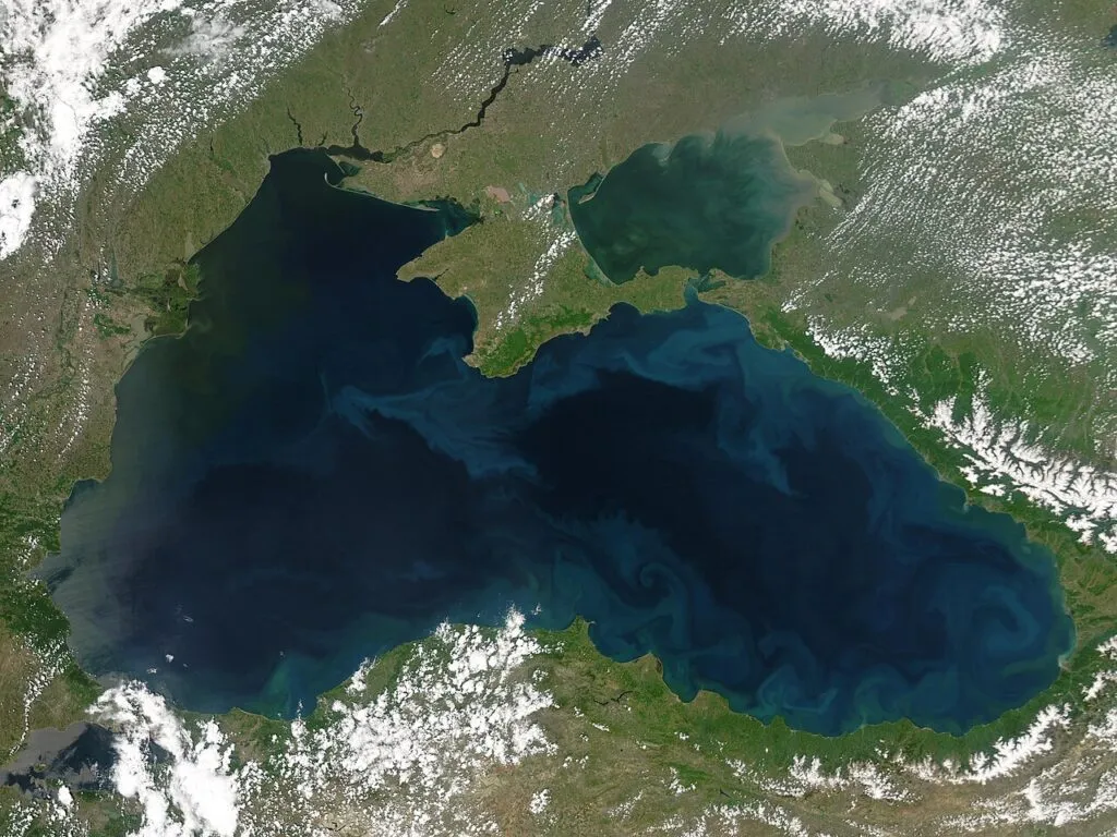 Ministrul de interne laudă structurile MAI pentru salvarea marinarilor din Marea Neagră