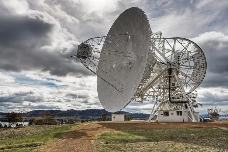 Astronomii detectează prima emisie radio de la o exoplanetă îndepărtată