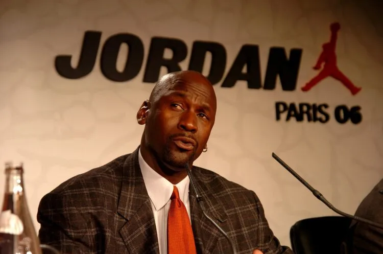 Michael Jordan sfătuiește tânăr baschetbalist