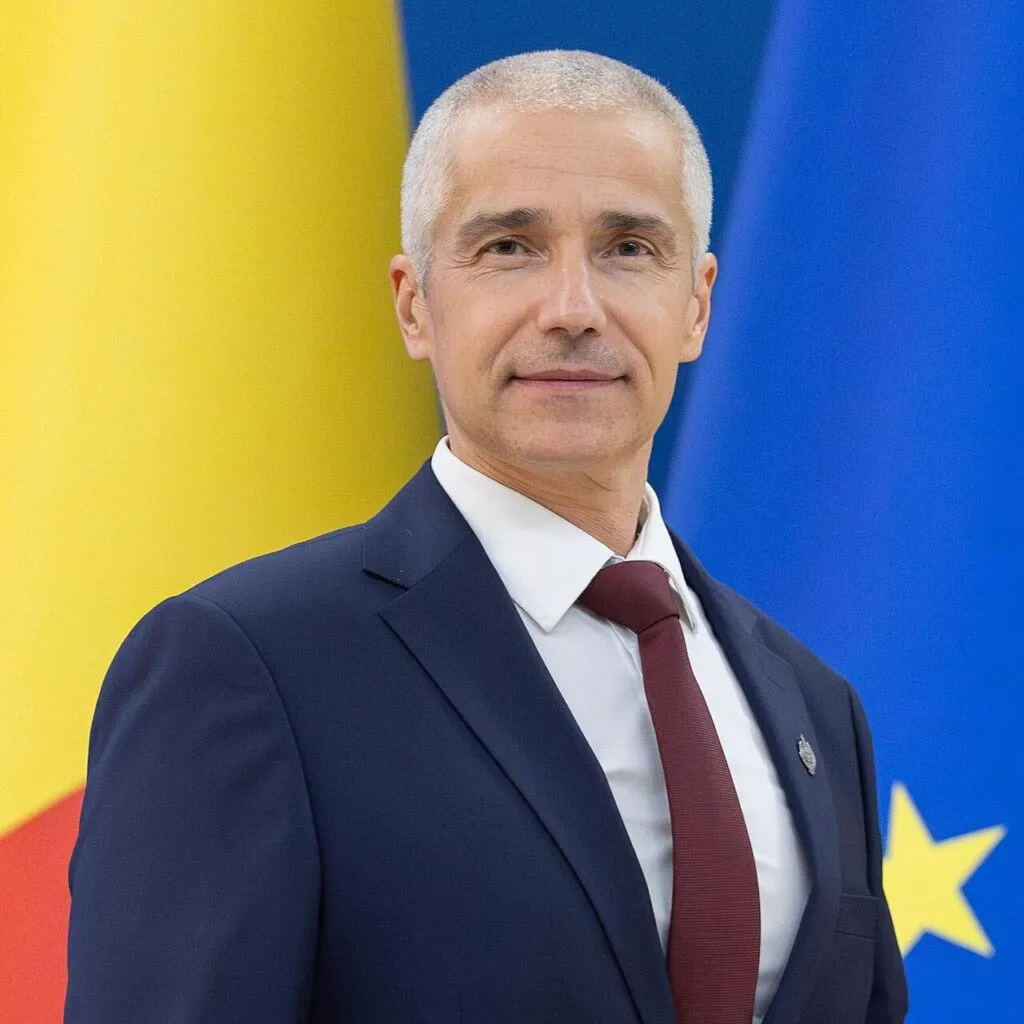 Marinescu și Ghigiu, audiați la Parlament pentru funcții de miniștri