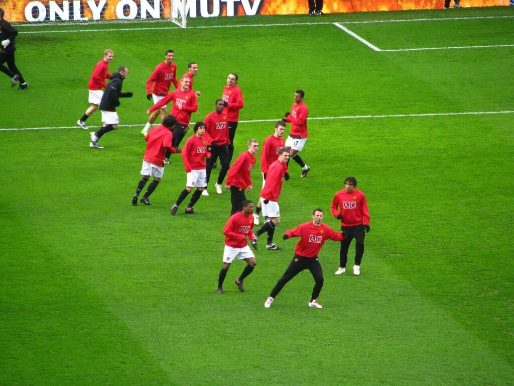 Scholes și Rooney în conflict: cine vrea medalia din 2011-2012?