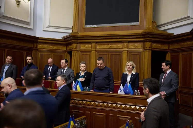 Ucraina garantează educația în limba română pentru copiii români