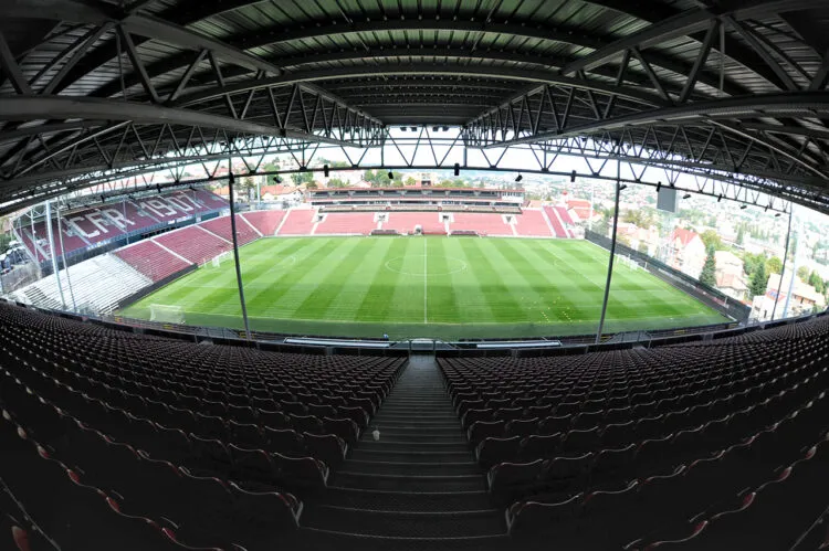 CFR Cluj datorează impresarilor peste 2,5 milioane de euro