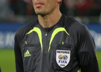 Gol anulat pentru că arbitrul s-a atins de minge în U Cluj – FC Argeș